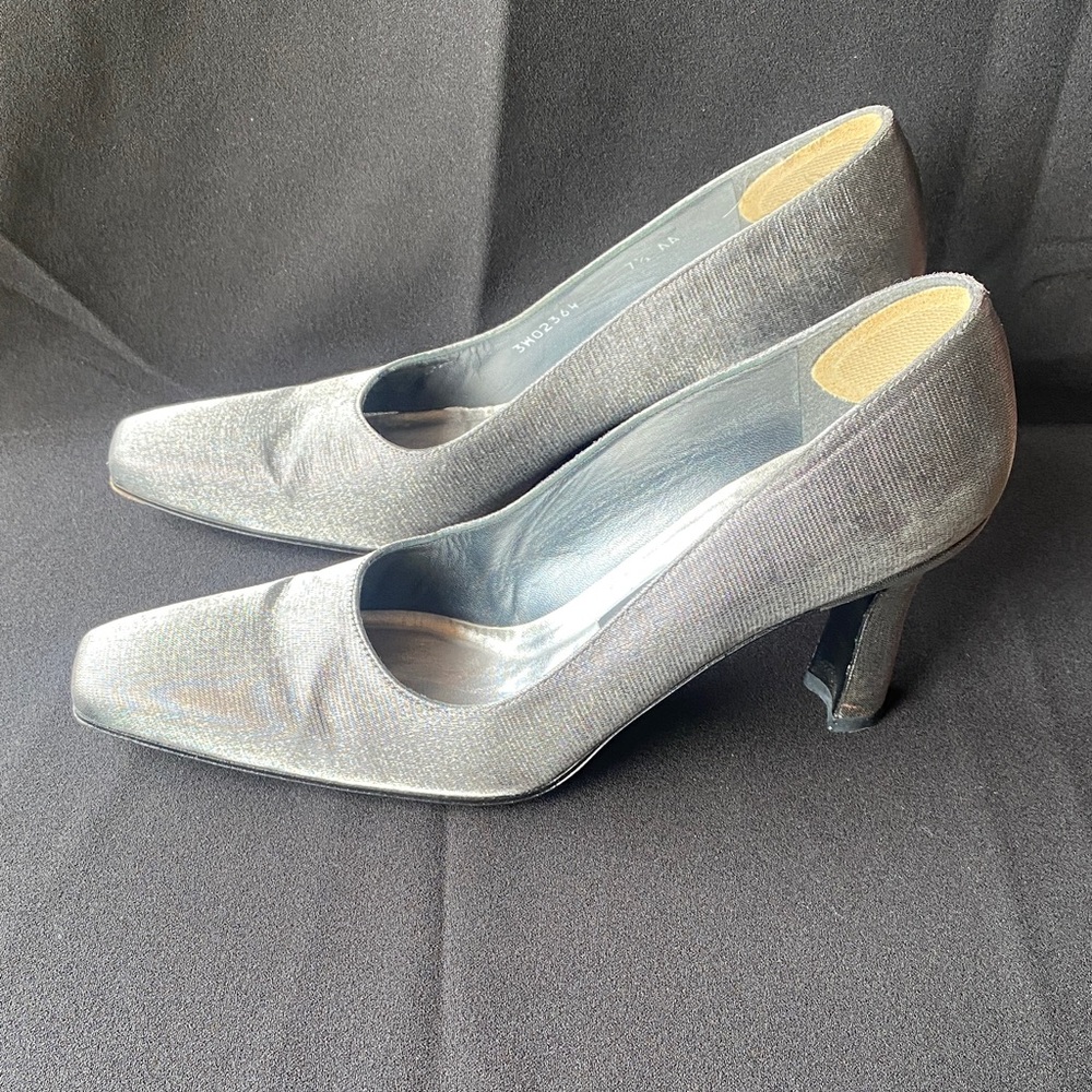 Stuart Weitzman Shimmering Gray Heels - Picture 2 of 9